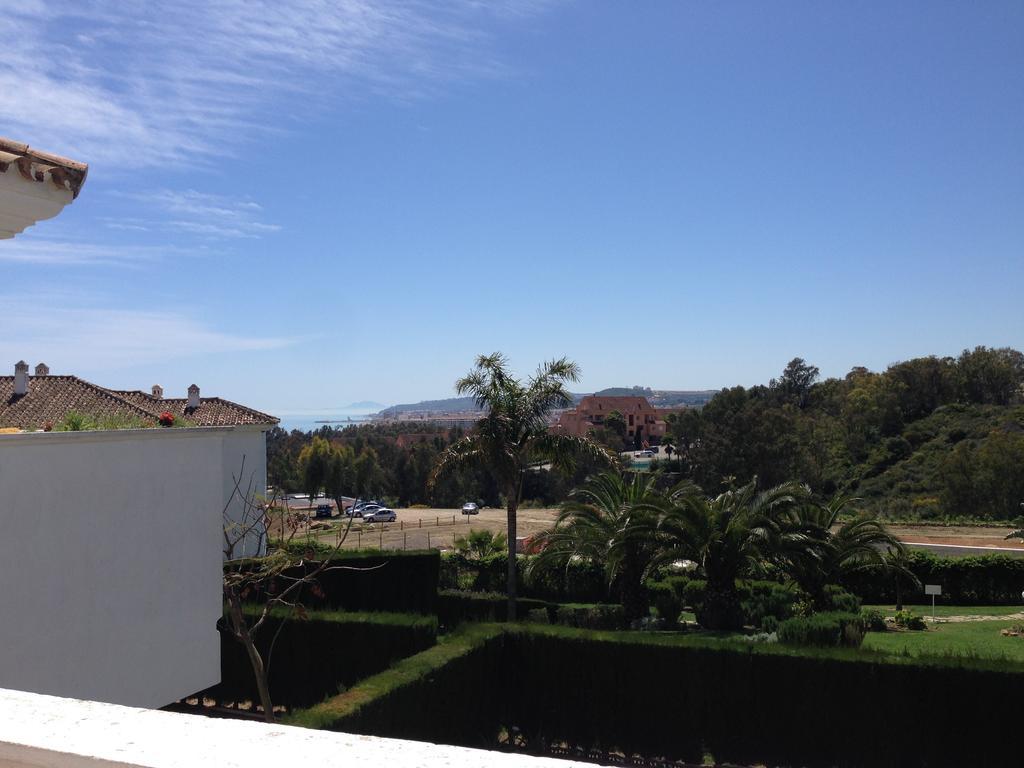 Bahia De Casares Daire Estepona Oda fotoğraf